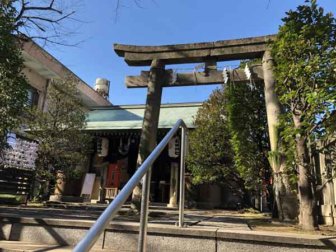 櫻田神社の鳥居と社殿